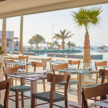 Paralos Kosta Alimia Seafood restaurant sitting area